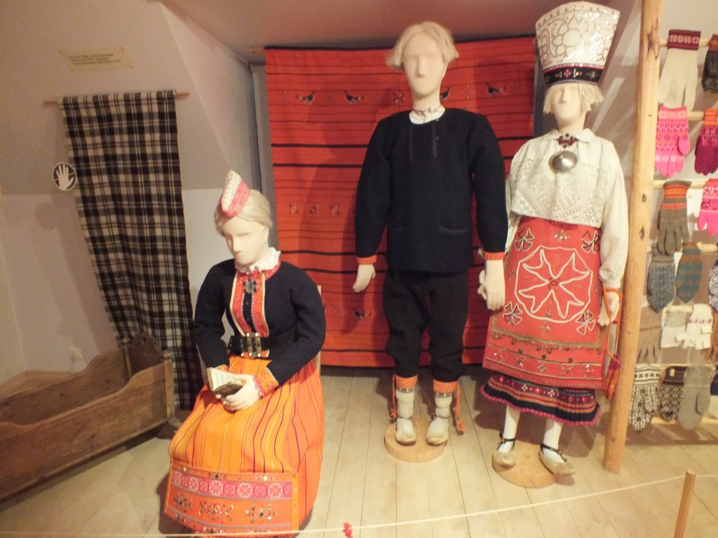 12 Estonian folk costumes