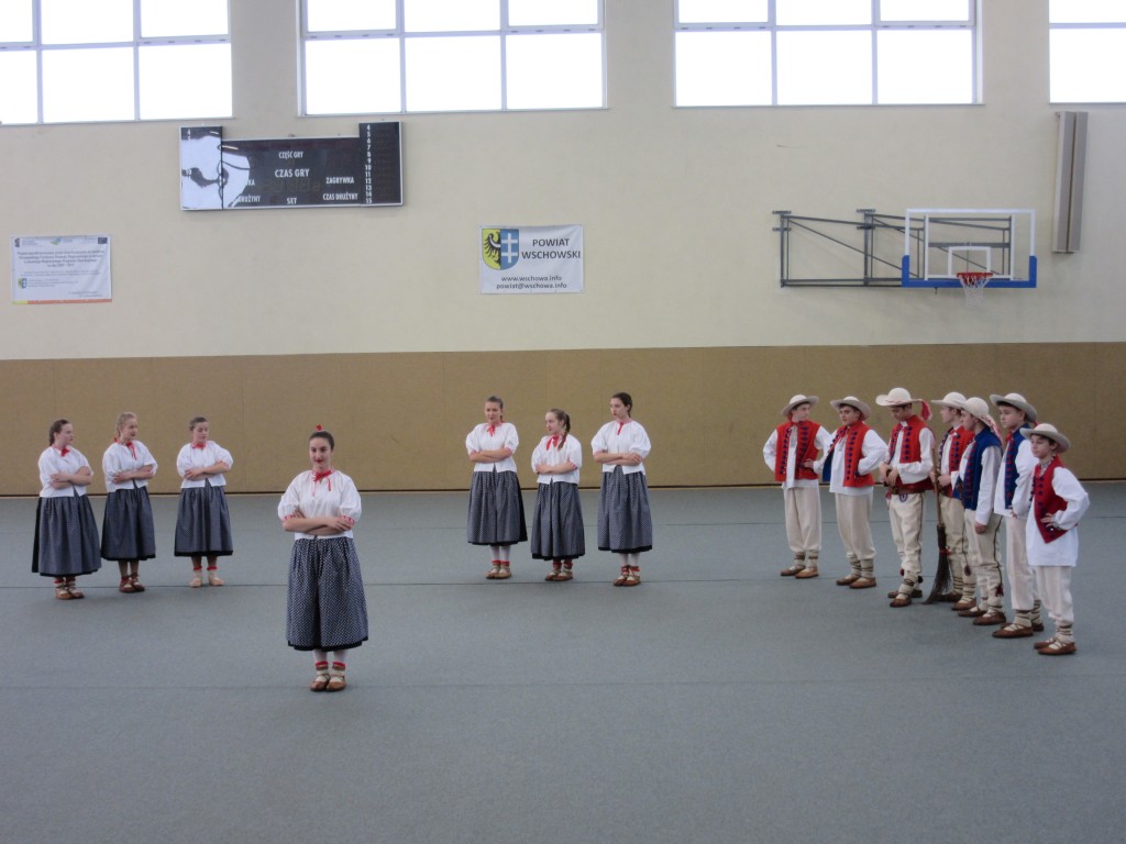11 Students dancing traditional dances