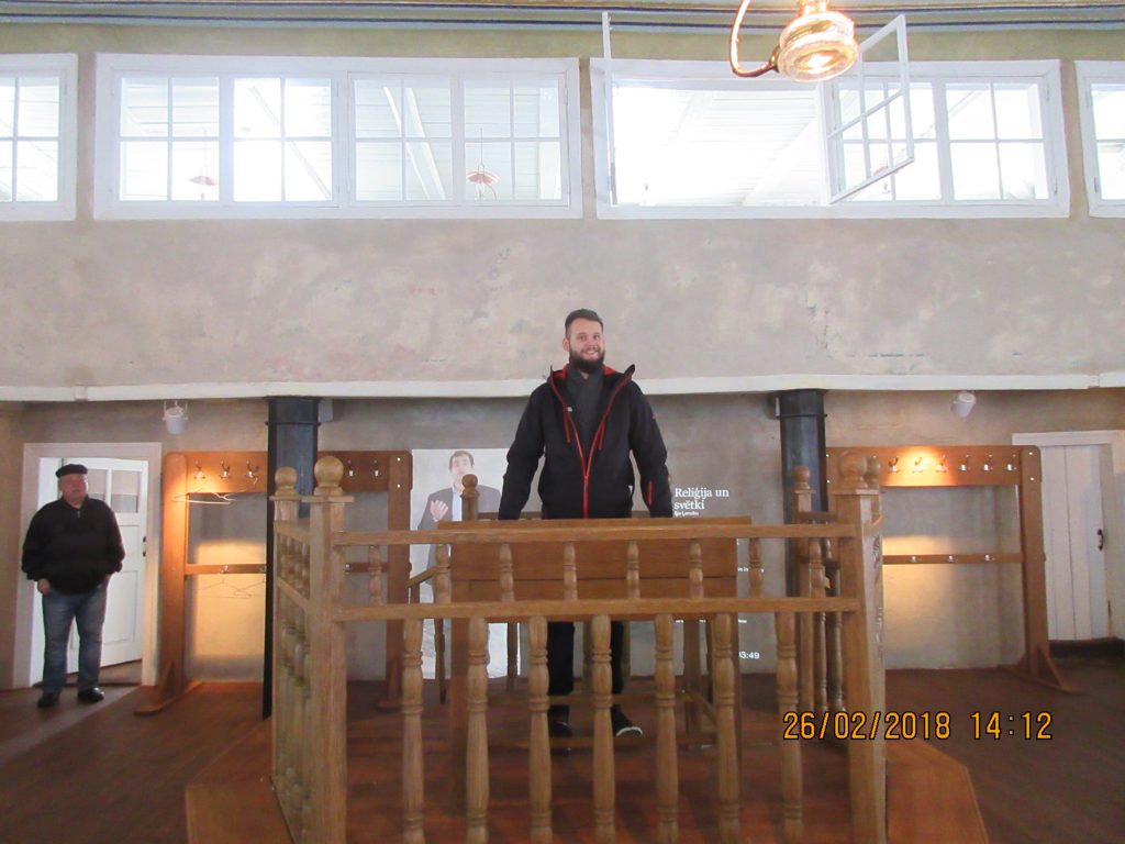 29. Tour around the synagogue