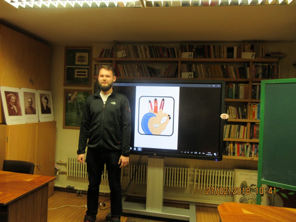 47. Learning the sign language