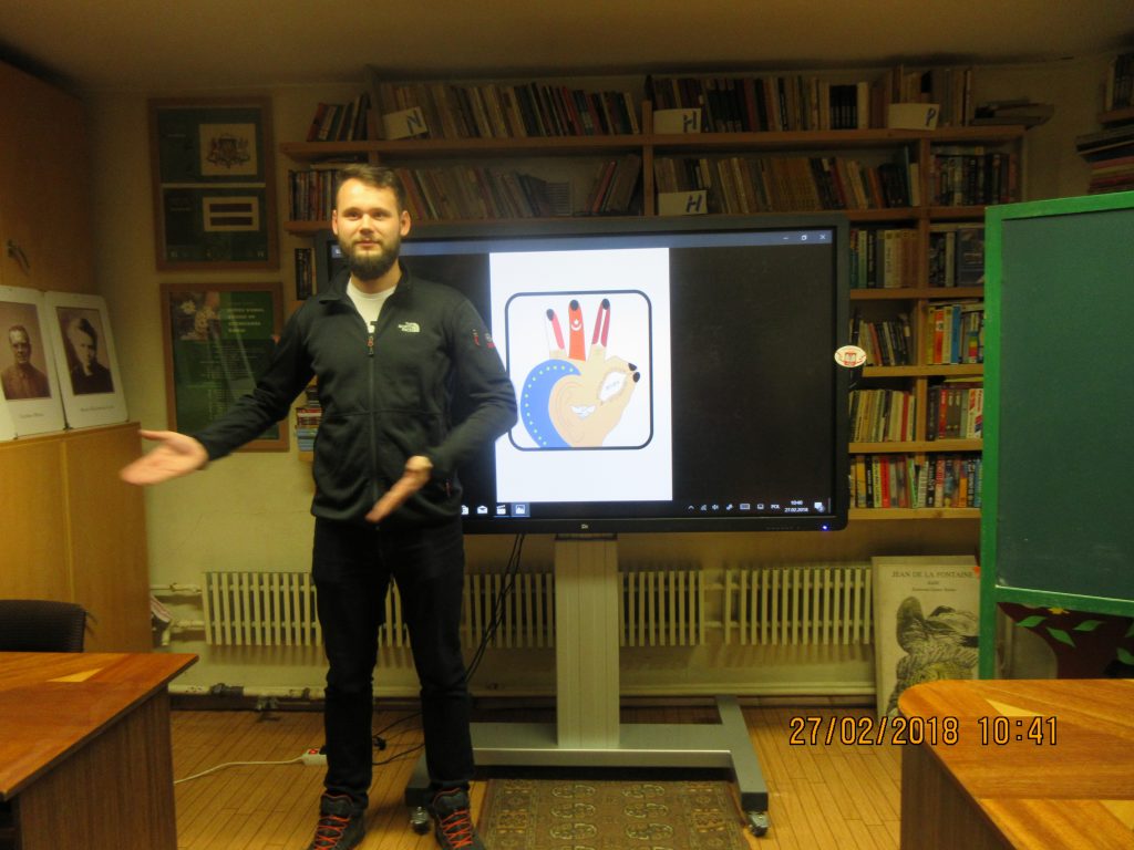 48. Learning the sign language