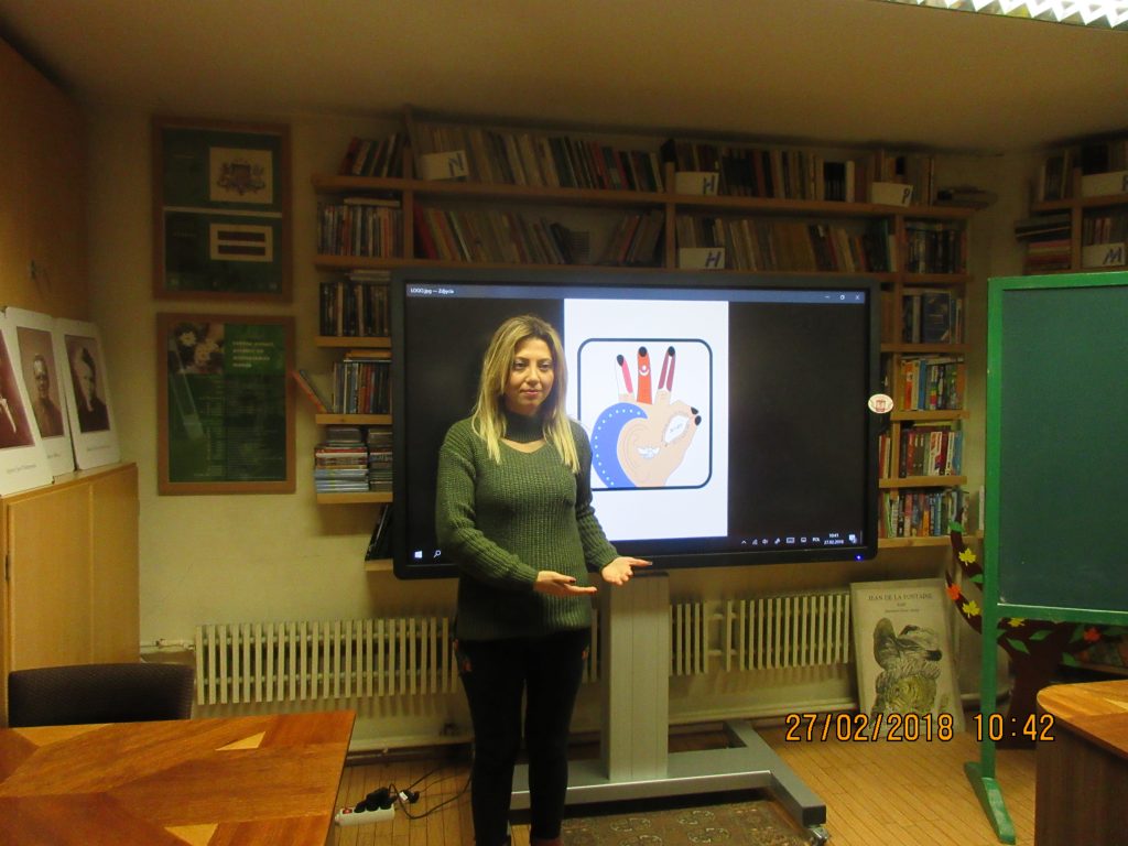 51. Learning the sign language
