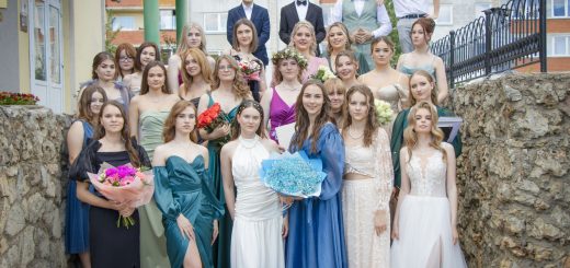 12.klases izlaidums “Krāsaini sapņi pār mums”