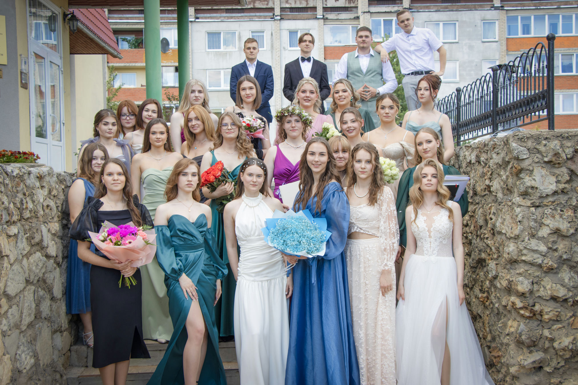 12.klases izlaidums “Krāsaini sapņi pār mums”