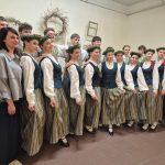 Apsveicam un lepojamies! 