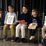 Pirmsskolas izglītības programmas bērni iepriecina māmiņas