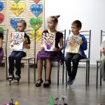 Pirmsskolas izglītības programmas bērni iepriecina māmiņas